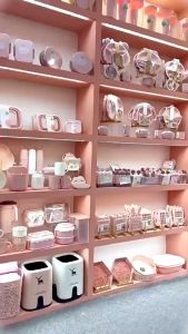 Kotak Bekal Lunch Box Makan Lucu Gambar Strawberry Free Sendok Garpu Terdiri 3 Sekat 6738