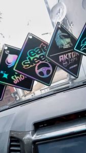 Variasi Akrilik Gantungan Kaca Mobil Truk Pick up Bus - Gantungan Kaca Mobil Akrilik Hitam Hologram