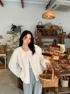 Thickened Short Fur Jacket Womens Stylish Plush Outerwear Eco-friendly Mink Coat Breathable Comfortable Easy to Clean Wear