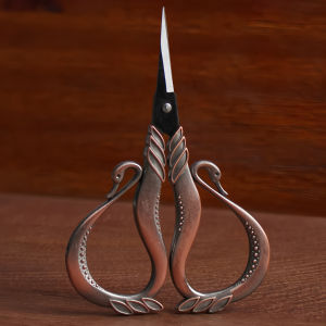 1PCRetro Sewing Vintage Scissors Embroidery Cross-stitch Scissor Fabric Needlework Sewing Tools DIY Crafting Tool Sewing Tools
