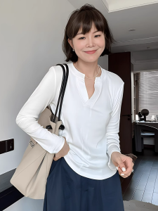 plus Size V-Neck Long Sleeve Loose Fit Base Shirt Womens Early Autumn Fat MM White T-Shirt Upper Body Comfortable Casual Style