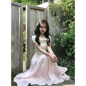 Stunning White One-Shoulder 3D Flower Short-Sleeve Womens T-Shirt Slim Fit Summer Design Trendy Hot Girl Top Korean Style Knitted