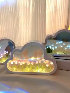 Đèn Ngủ Đám Mây Hình Hoa Tulip Kèm Gương Trang Điểm Tiện Dụng