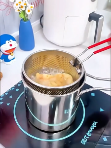 Alechaung หม้อทอดเฟรนช์ฟรายส์ หม้อทอดสแตนเลส หม้อกรองน้ำมัน Oil filter pot 1.2l 1.7l พร้อมที่จับ ทนความร้อน