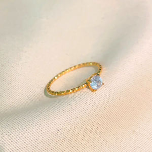 Mini Small Diamond Ring Female 18K Gilded Four-Claw Inlaid Bright Moissanite Rhinestone Ultra-Fine Carven Design Ring White