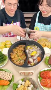 XPJL (พร้อมส่งด่วน) หม้อไฟฟ้า เคลือบเทฟล่อน ใช้งานได้ 2 ฝั่ง หม้อชาบู 2 ช่อง สามารถแยกน้ำซุปได้  เคลือบNon-Stick ทำความสะอาดง่าย ไม่ติดหม้อ LK