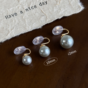 Elegant Simple Pearl Stud Earrings for Women Vintage High-End Sensation Fashion Jewelry Ear Jewelry Shell Material