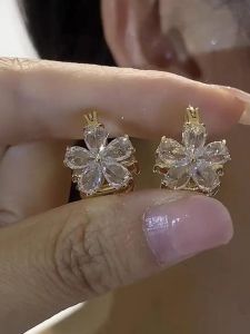 Gold Plated Copper Zircon Flower Stud Earrings Womens Fashion Jewelry Elegant Versatile Ear Jewelry Fresh out Design