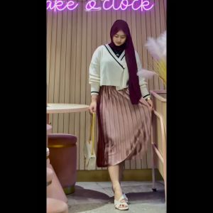 Rok Bludru Velvety Panjang: Pilihan Terbaik untuk Fashion Kerja