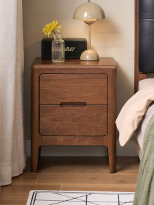 YUANSHI YUANSU | Solid Walnut Nightstand