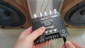 เฟอร์เครื่องขยายเสียง แอมป์จิ๋ว MINI 502MT AC 220V 12V 24V บอร์ดลำโพงบลูทูธ รูปแบบสำหรับการรักษาแอมพิเศษ ราคา 2*50วัตต์