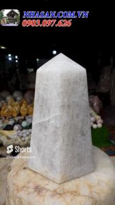 Trụ lục giác thạch anh trắng giúp bạn đi vào trạng thái thiền định nhanh hơn-4.12kg (KT: 20x13.5 (cm)-T611