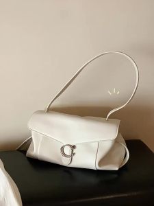 CHIO‘2ND | Luxurious C Buckle Shoulder Bag