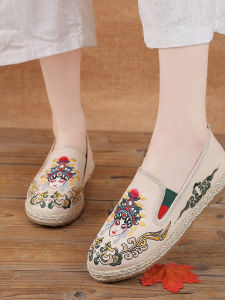 Elegant Embroidered Flat Bottom Hanfu Shoes Womens Canvas Slip-On Shoes Beijing Style Comfortable Low Cut round Toe Shoes