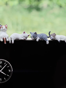 Cute Cat Resin Ornament Creative Animal Design for Car Dashboard Stylish Central Control Display Decoration