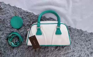 Túi Hến Pe.dr0 Quai Xách Form Cứng Cáp Kèm Ảnh Thật Size 26cm (Auth Tuồn)