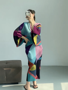 KESHANGYI Pleated Batwing Sleeves Dress For Womens Autumn High End Fashionable And Relaxed Print V-neck Holiday Dresses