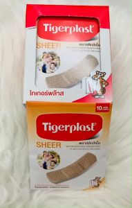 Tigerplast Sheer  ไทเกอร์พล๊าส พลาสเตอร์พลาสติกสีเนื้อ อ่อนโยน ติดแน่น [แบบ2ซอง/ยกกล่อง10ซอง]