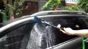 Chổi Rửa Xe Cao Áp Phun Nước Xịt Bọt Thiết Kế Đầu Chổi Nilon Mềm Liên Kết Bình Chứa Bọt Và Cò Xịt Đa Năng Tiện Lợi