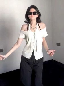 Pure Desire Style Sweet and Spicy Fake Two-Piece V-neck Patchwork Halter Spaghetti Straps Vest Silm Knitted Short-Sleeved Shirt Summer New Arrival