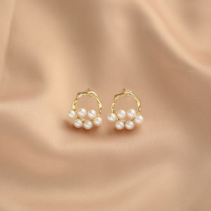 Daily Wear Hepburn Style Pearl Earrings Holeless Mosquito Coil Tray Design Elegant Clip-On Fashion Jewelry Ear Cuffs