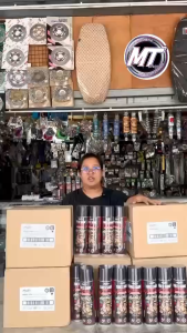 TIRES SHINE แว็กซ์ยางดำ อภิชาติฟาร์ม สเปรย์เคลือบเงาชิ้นดำและยาง   แว๊กซ์เสี่ยยู อภิชาติฟาร์ม ใช้ได้ทั้งรถยนต์และมอเตอร์ไซด์ ของแทร่ เงางามครอบจักรวาล