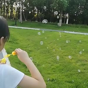 4Pcs Cute Bubble Wand Toy Cartoon Bubble Toys for Kids Bubble Stick Baby Toys Out Door Play Toys Lootbag Filler / Paninda