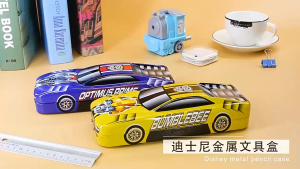 LVYIMAO ท้องถิ่นไทย 💥กล่องเครื่องเขียนรถยนต์💥กล่องเหล็กนักเรียนกล่องการ์ตูนดินสอกล่องเครื่องเขียนพับกล่องดินสอโรงเรียนประถมเด็กกล่องดินสอเด็กชายมัลติฟังก์ชั่นความจุขนาดใหญ่