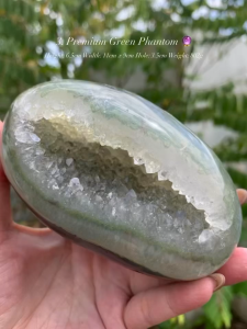 Premium Green Phantom 3号💁‍♀️ 这颗滑溜溜绿悠悠很爱❤️ #绿幽灵   #grennphantom #natural #crystal #绿幽灵