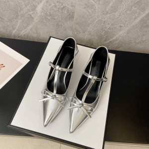 รองเท้าส้นสูงหัวแหลมแบบผูกโบว์ผีเสื้อสไตล์เกาหลี รองเท้าส้นเดี่ยวแบบสวมหัวแหลมสุดหรูหรา รองเท้าแฟชั่นสำหรับผู้หญิง