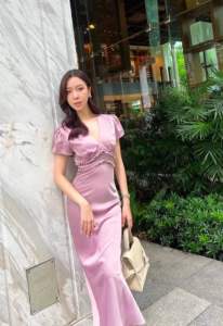 New !!! 💜🩷 ชุดราตรียาว ใส่ออกงานเพื่อนเจ้าสาว S/M/L ทรงอกแต่งระบายทรงคอวี ทรงสวย งานไฮคราส ผ้าซาตินรัสเซียเนื้อหนา