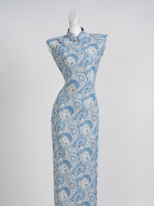 Áo Qipao Phong Cách Trung Quốc Cổ Điển Độc Đáo và Sang Trọng