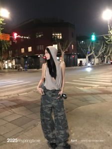 เสื้อกั๊กสายเดี่ยวคอวีมีฮู้ด SUNONEONE สำหรับผู้หญิง ฤดูร้อน 2025 คอวี ทรงหลวม ผ้าไนลอนผสมสแปนเด็กซ์ สีพื้น ปกติ