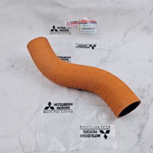 KARET SELANG TURBO CHARGER CANTER PS125 EURO 4 STANDAR SEBELAH KANAN 2022 KEATAS