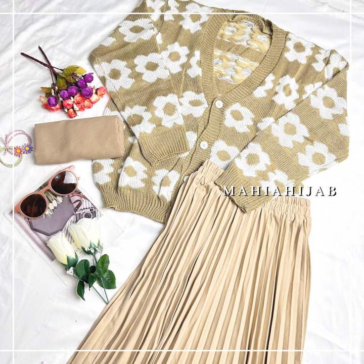Flo Set Cardigan Rajut Rok Plisket Hijab Setelan Muslim