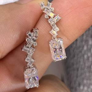 Huitan Fresh Style Lady Drop Earrings Trendy Wedding Daily Party Shiny CZ Accessories Anniversary Versatile Elegant Jewelry Gift