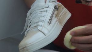 Krim Pemutih Pembersih Sepatu 260 Gr + Spons / Cream Sepatu Ajaib Penghilang Noda / Semir Sepatu Putih / Shoe Polish Semir Sepatu Termurah TerbRU Promo