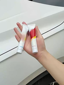 Car Scratch Remover Cream One Step Repair Solution For White And Light Color Vehicles. True restoration not concealment. Scratch bottom leakage. Can be fixed.