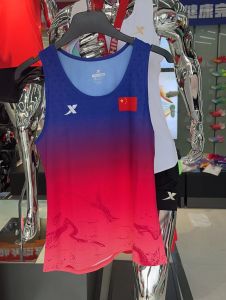 เสื้อกั๊กวิ่ง XTEP แขนสั้นคอตั้งระบายอากาศได้ดี แห้งเร็ว ใส่สบาย สำหรับผู้ชายและผู้หญิง วิ่ง วิ่งกลางแจ้ง ฤดูร้อน 2022