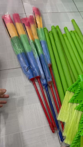 Chổi lông gà Nylon 70cm cây quét bụi tủ bàn ghế nội thất
