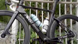 West Biking | Bình Nước Thể Thao Giữ Nhiệt WEST BIKING 620ml 3 Lớp Cách Nhiệt Giữ Lạnh & Giữ Nhiệt Chống Rò Rỉ Di Động Dễ Bóp Dành Cho Hoạt Động Ngoài Trời