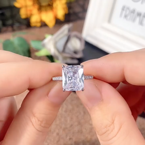 Oversized 3D Geometric Square Crystal Ring for Women Micro-Set Zirconia Sparkling Wedding Band Silver Plated Statement Bridal Jewelry Luxury Stacking Gift