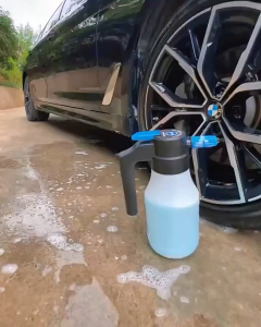 1.5L Large Electric Car Wash Foam Electric Pump Foam Sprayer High Pressure Car Wash Spray Bottle 7.4V 3000mAh for 6 Cars Trucks Gardening House Cleaning