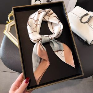 Fashionable Lightweight Scarf for Women with Neck Protection