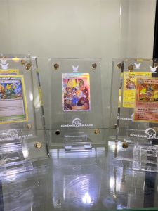 Pokemon 25th Anniversary: Transparent Stand Display & Collectible Brick Figures