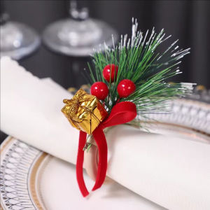 แหวนที่วางผ้าเช็ดปากโคนลูกสนสำหรับตกแต่งโต๊ะอาหารค่ำคริสต์มาสเบอร์รี่หัวเข็มขัดผ้าเช็ดปากคริสต์มาส YESPERY
