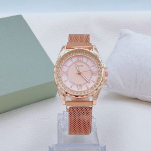 เกรส นาฬิกาข้อมือผู้หญิงลูกคุณหนู หน้าปัดประดับเพรช สวยหรู ขนาด 35 มม. สายแม่เหล็กปรับขนาดได้ แถมกล่องดำ