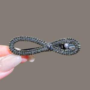 กิ๊บติดผมประดับคริสตัลสไตล์เกาหลี ประดับโบว์ผีเสื้อ ประดับคริสตัลเต็ม กิ๊บติดผมหน้าร้อน ตกแต่งผมสไตล์หวานๆ