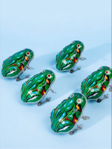 WOWEIAOKUANG | Wind-up Jumping Animal Toy