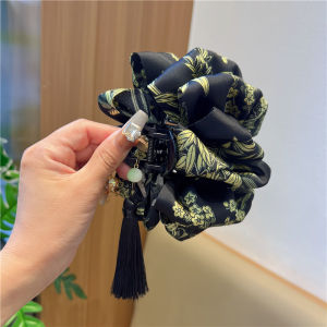 คลิปหนีบผมผ้าซาตินสไตล์จีนใหม่ คลิปหนีบผมด้านหลังศีรษะ คลิปหนีบผมทรงฉลาม คลิปหนีบผมเพิ่มความหนา 2025 เครื่องประดับผม